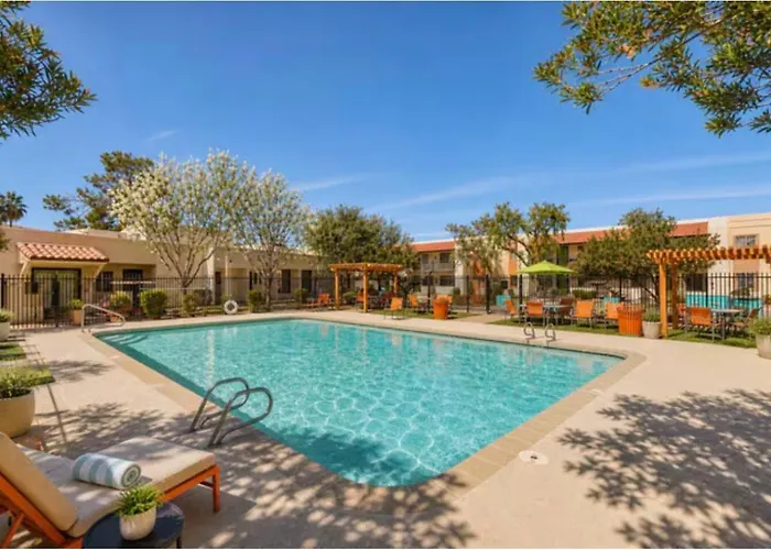 Modern 1br Retreat Near Asu & Downtown *